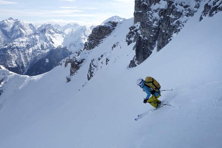Abfahrt mit Panorama vom Hohen Burgstall
