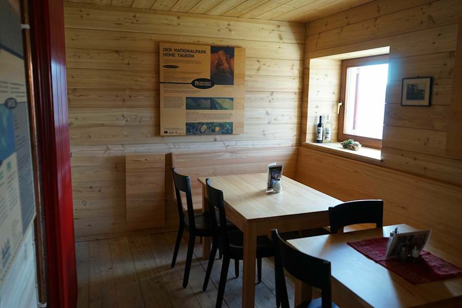 Im alten Teil der Hütte entstand ein neues kleines Stüberl.