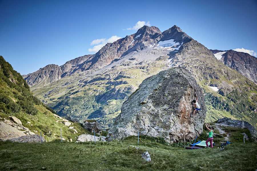 Auf dem Sustenpass herrschen bis spät in den Herbst hinein perfekte Kletterbedingungen