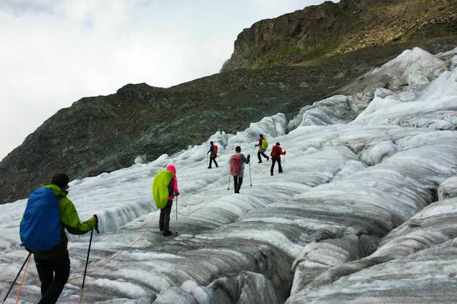Abstieg von der Wildspitze über den Taschachferner in Tirol