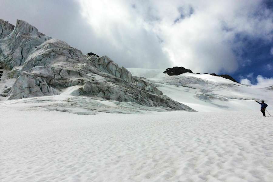 Aufstieg zur Wildspitze: Sérac in der Gletscherlandschaft