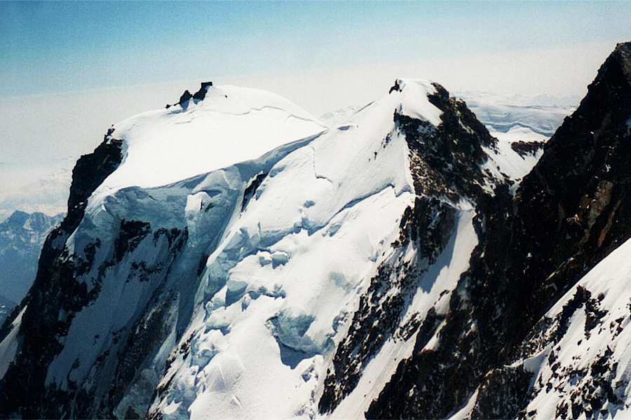 Blick vom Nordend auf die Zumsteinspitze mit der Signalkuppe