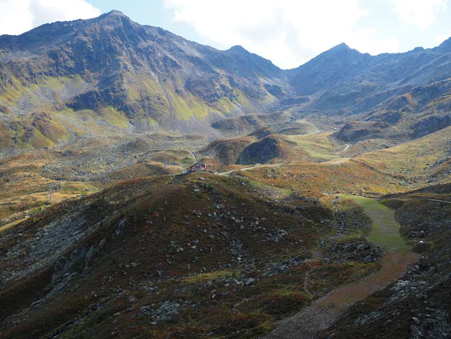 Die Ascherhütte schon in Sicht.