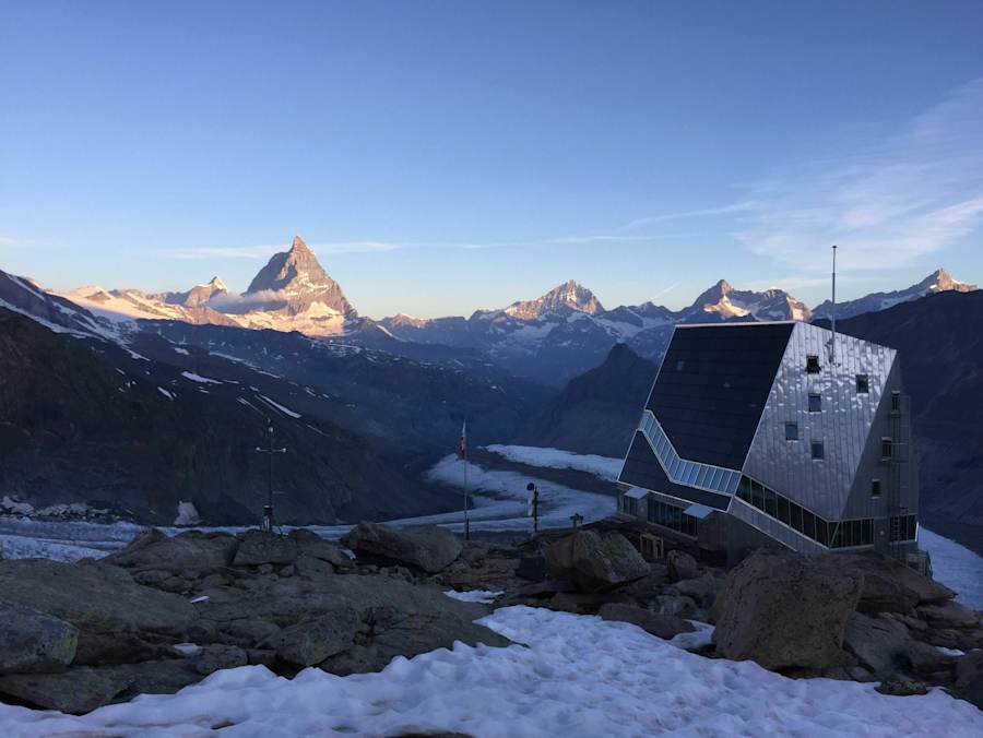 Monte Rosa Hütte mit Matterhorn