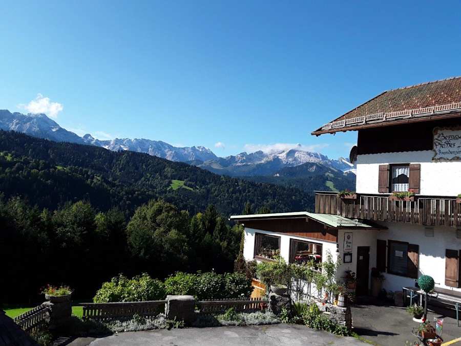 Von der Pfeiffer Alm genießt man eine wunderbare Aussicht.
