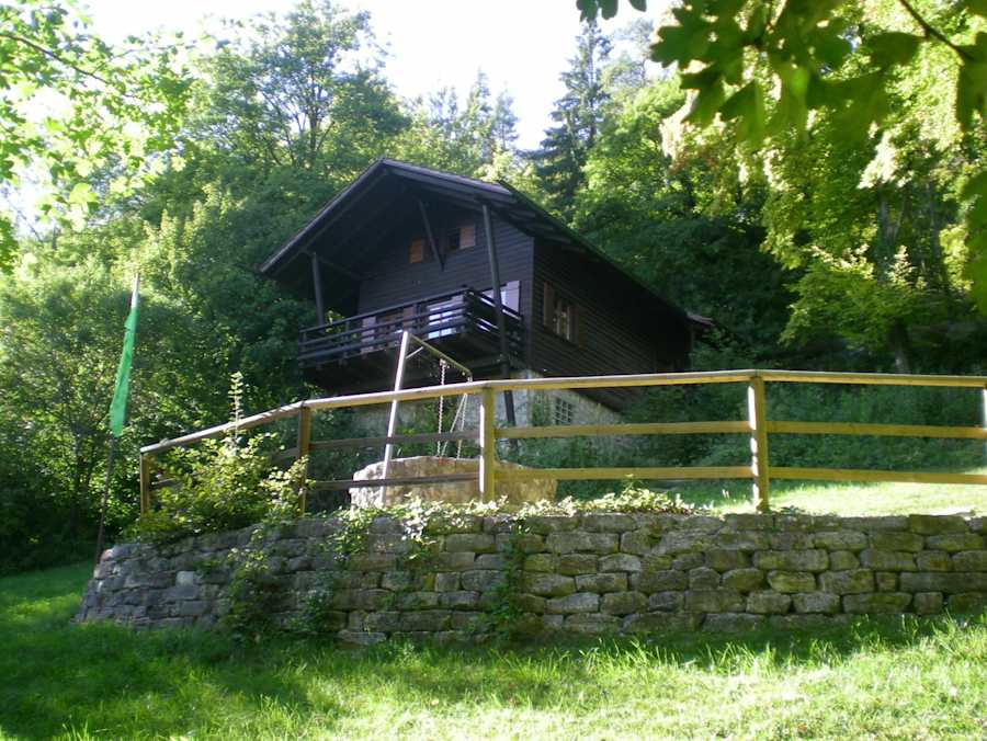 Die Uli-Wieland-Hütte ist eine Selbstversorgerhütte in Blaubeuren-Weiler 