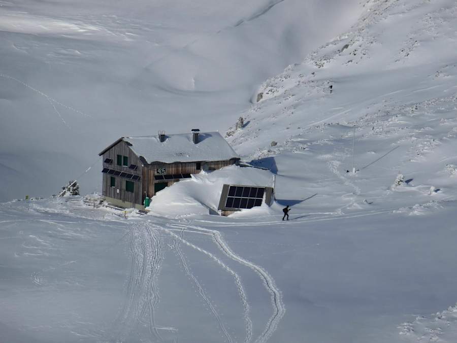 Eindrucksvoll vor allem im Winter - die Rieder Hütte