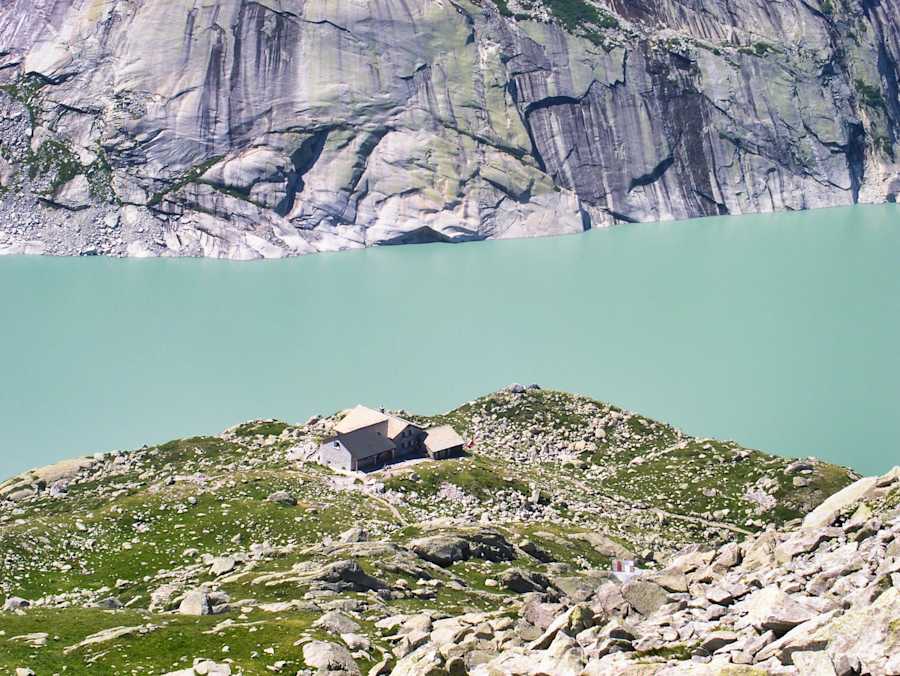 Albignahütte am Stausee