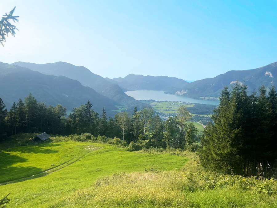 Beim Aufstieg zur Bleckwand mit Blick auf die Seen des Salzkammergutes