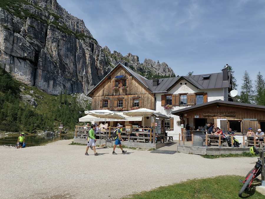 Rifugio Croda da Lago