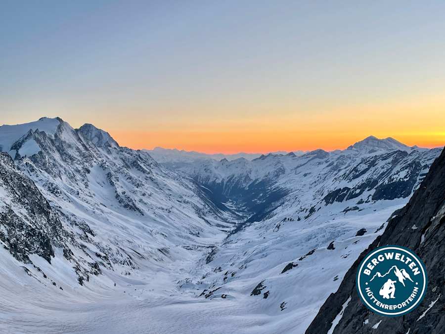 Blick von der Hollandiahütte ins Lötschental