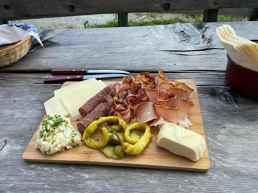 Jause auf der Zehnter Alm