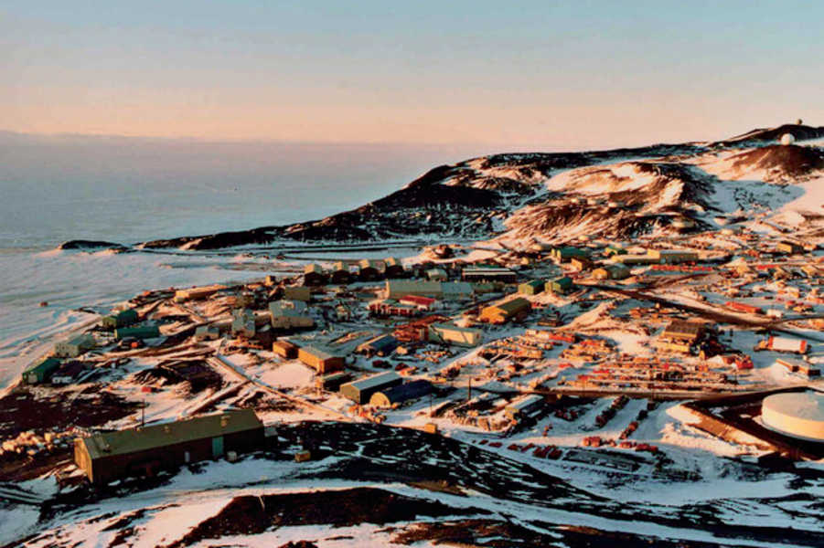 Die MacMurdo Station: die größte Forschungsstation auf dem Kontinent ist ganzjährig besetzt
