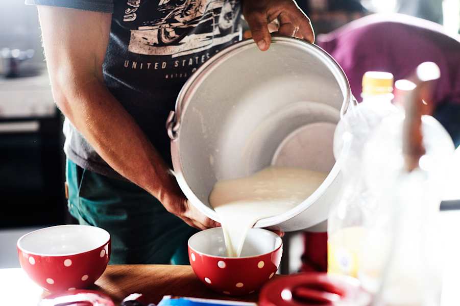 Pilatus in der Schweiz: Frische MIlch der Aemsigenalp