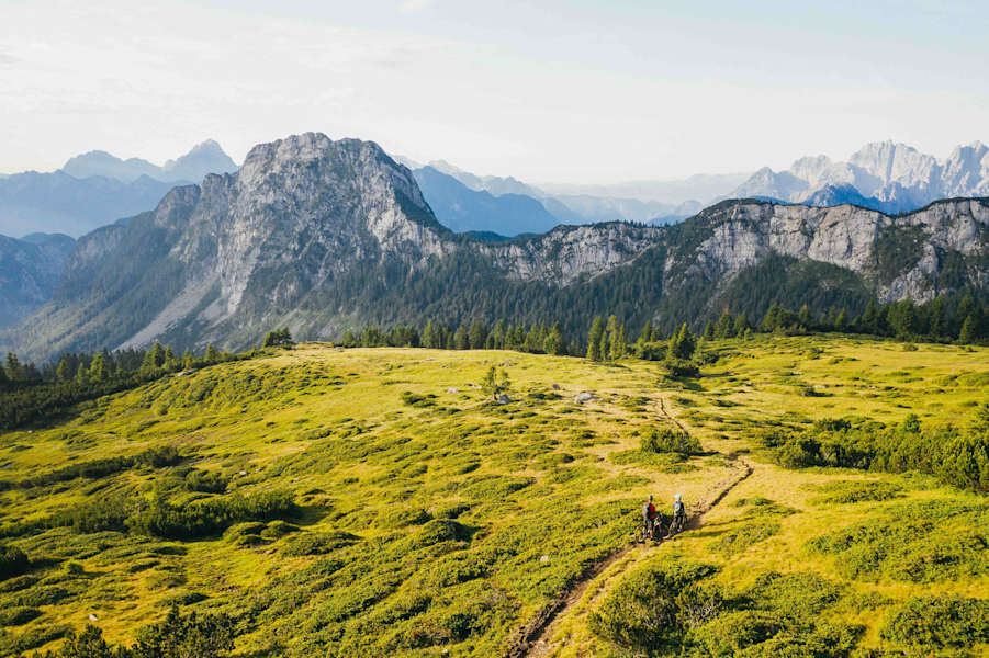 Mit dem Mountainbike das Beste dies- und jenseits der Grenze erleben.