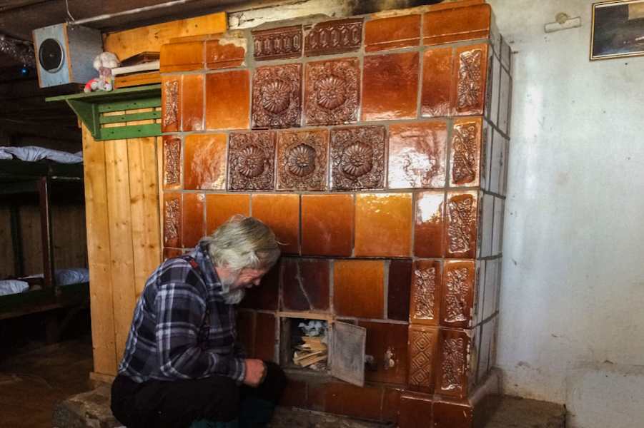 Cabana Bărcaciu: Hüttenwirt Petru Ioan