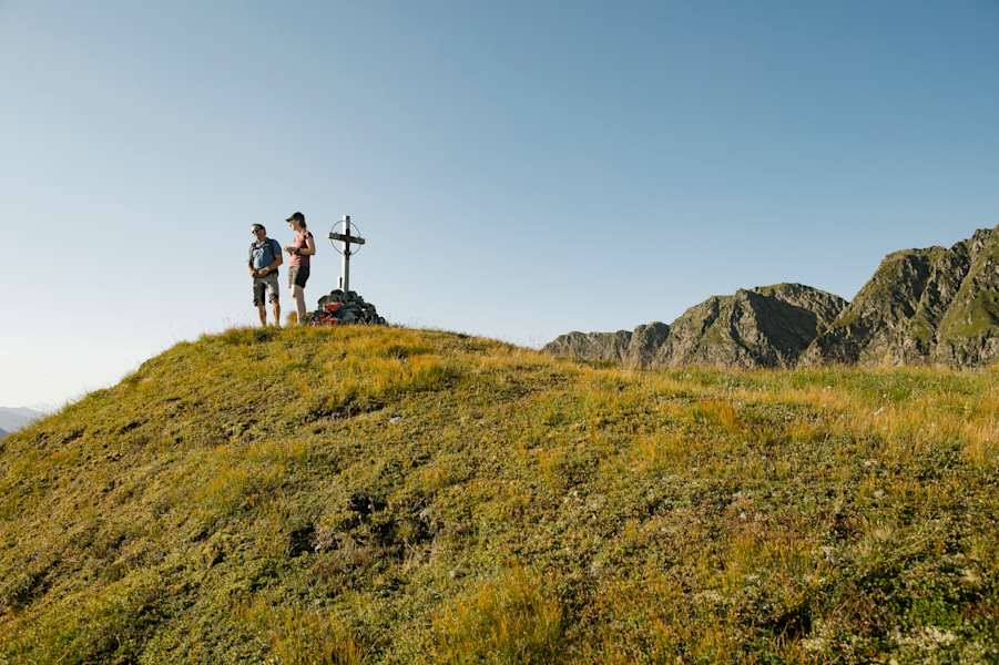Atemberaubende Aussichten vom bis oben hin grünen Torkopf-Gipfel.