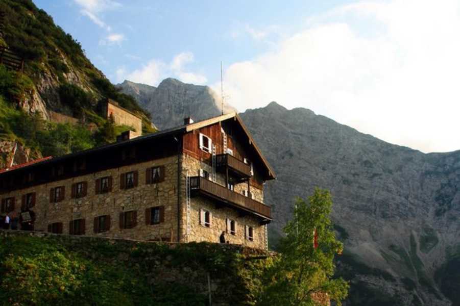 Karwendelhaus in Tirol
