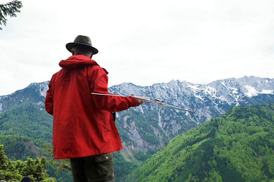 Nationalpark Kalkalpen: Hermann Jansesberger bei der Luchs-Ortung