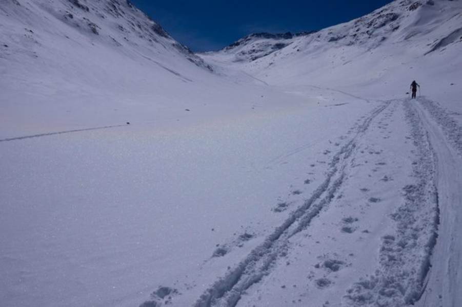 Einsam und flach geht´s dahin am Niederjochferner
