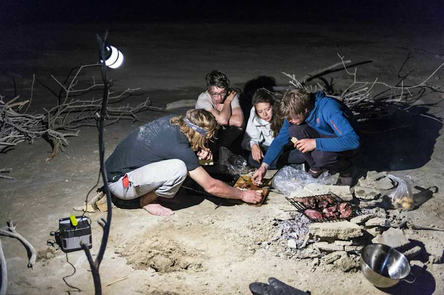 „Snowmads – A Journey Towards Eastern Suns“