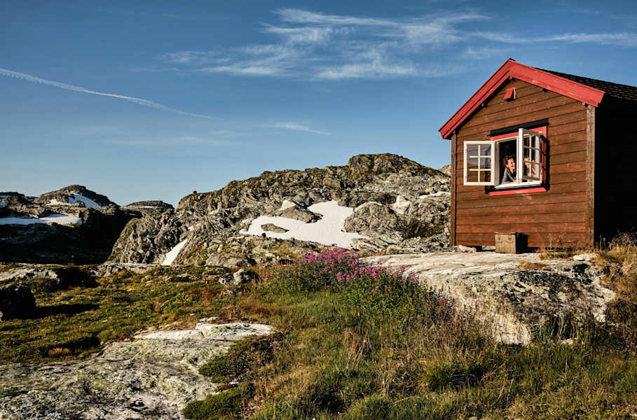 Die idyllisch gelegene Kaldavasshytta am gleichnamigen See