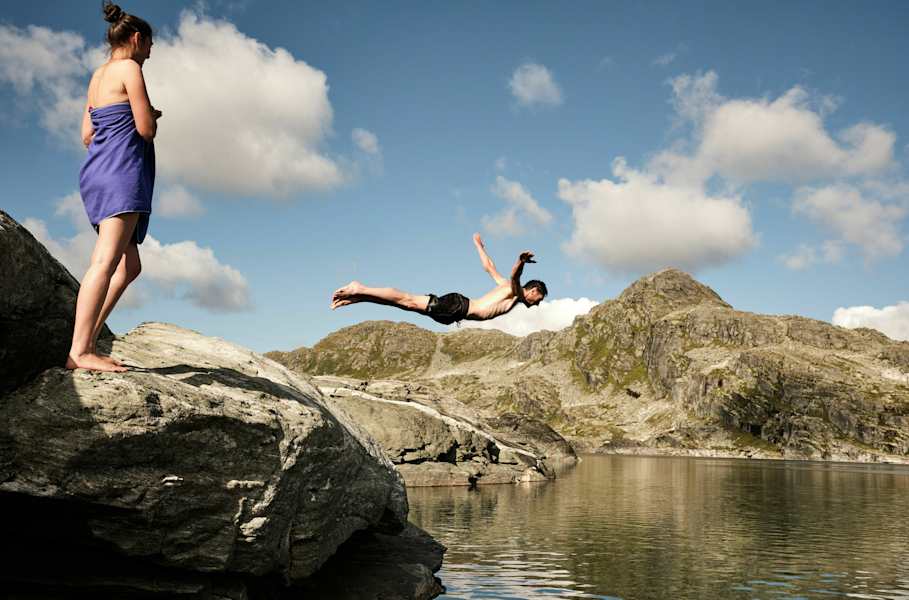 Nur für Hartgesottene: Der Sprung in den Kaldavatni-See