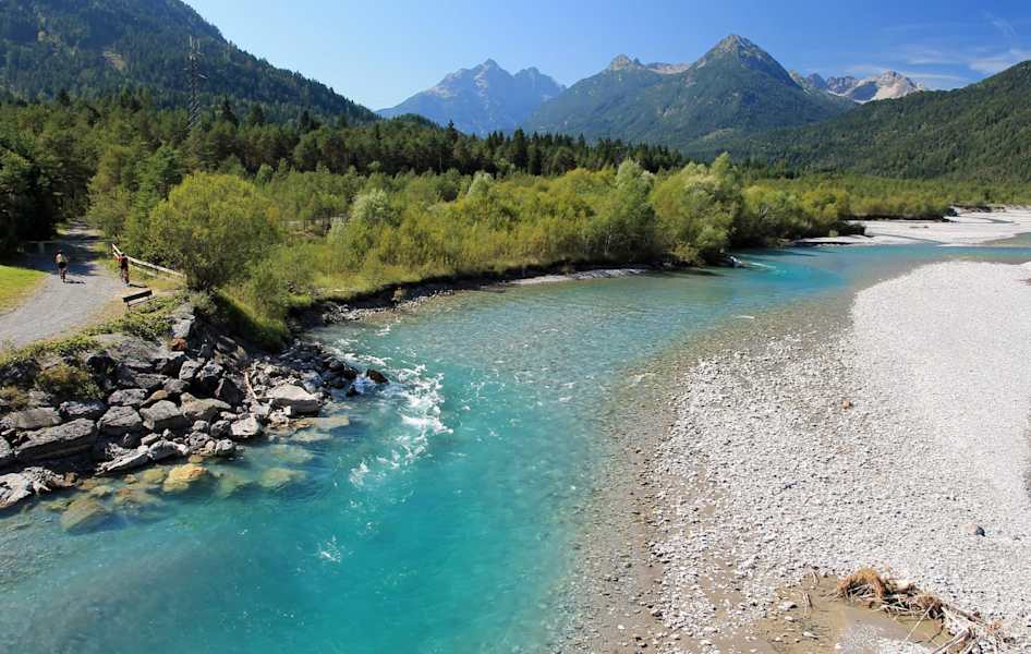 Der Lech zeigt sich hier von seiner schönsten Seite.