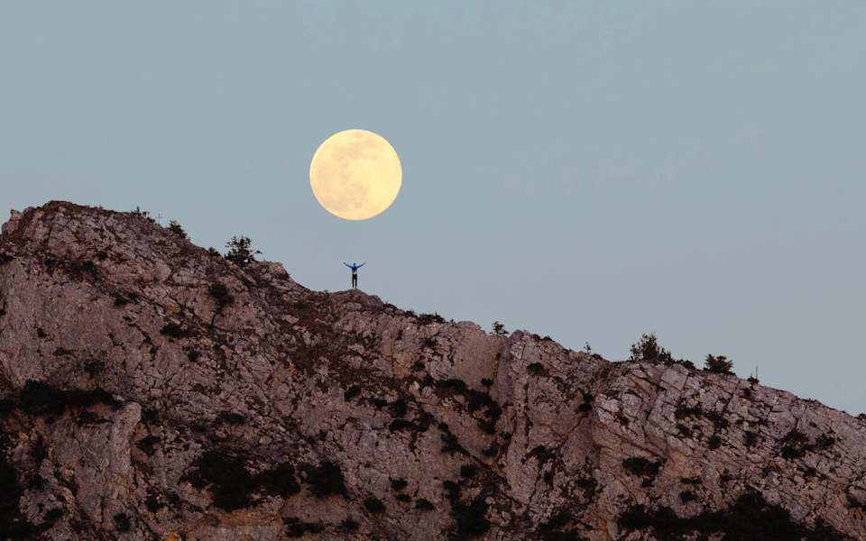 Vollmond über dem Stuhlwandgrat in den Allgäuer Bergen