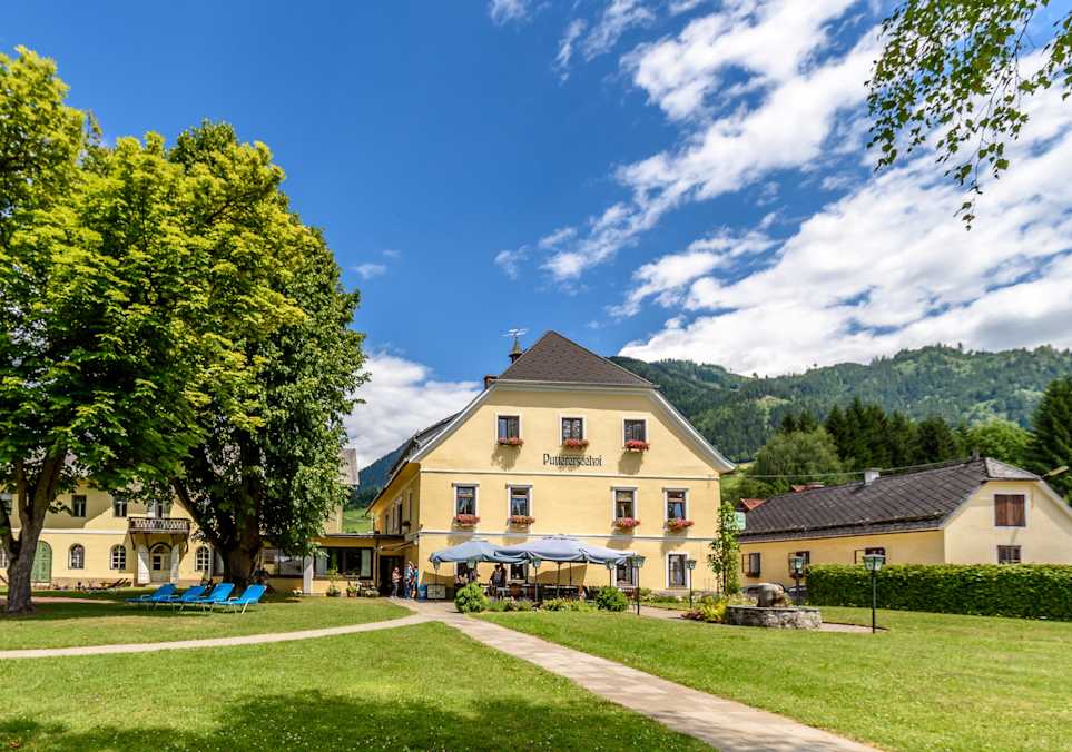 Landhotel Gut Puttererseehof Aussen