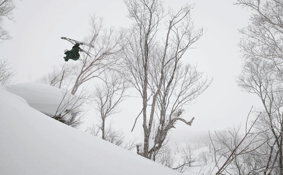 Josh Absenger tut es ihm gleich und packt einen feinen Flatspin aus seinem Trick-Repertoire aus
