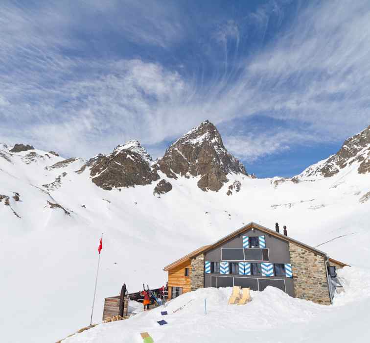 Die Tuoihütte in der Schweiz
