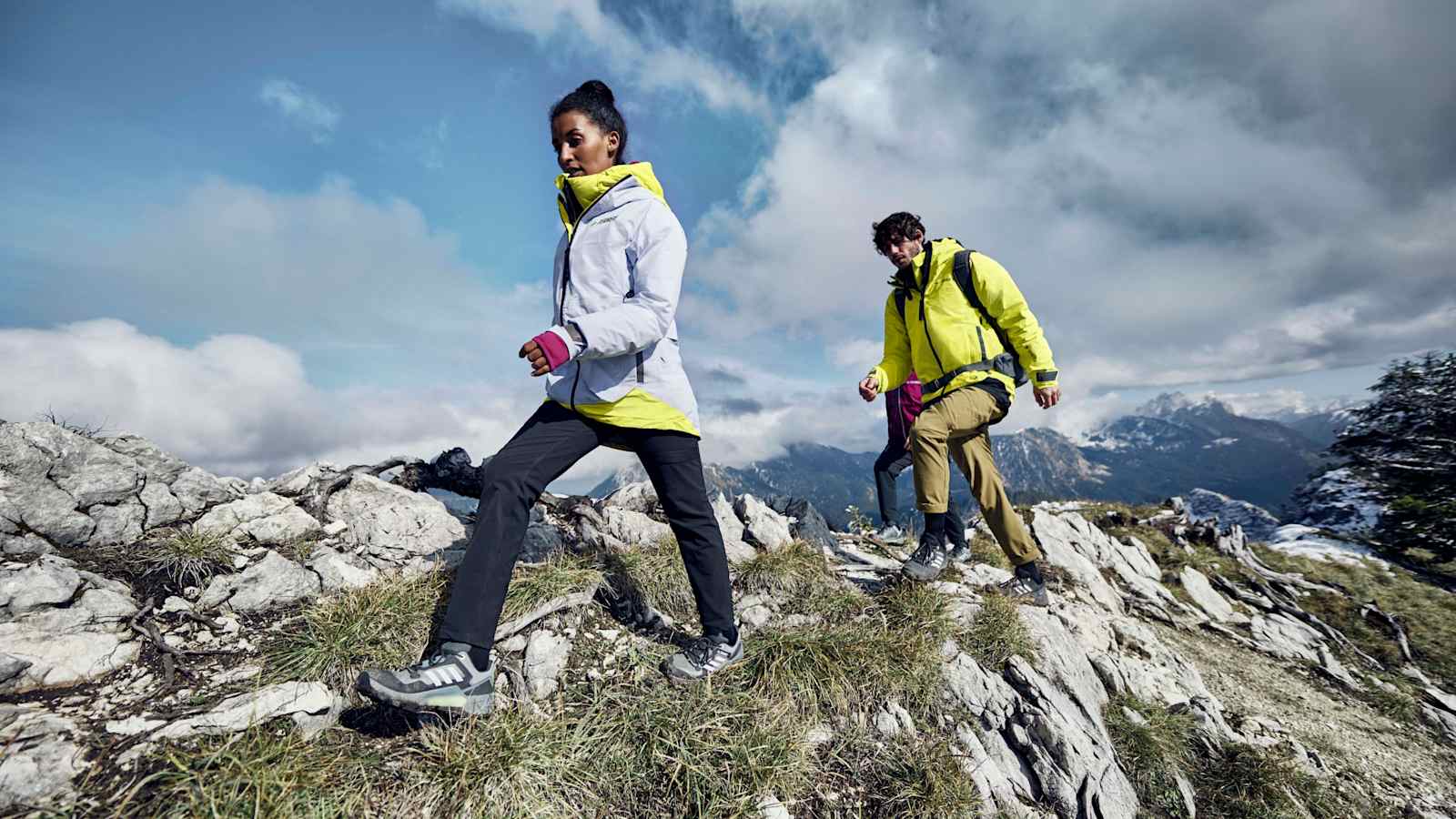 Die perfekte Kleidung und Ausrüstung beim Wandern: flexibel, funktional und stylisch