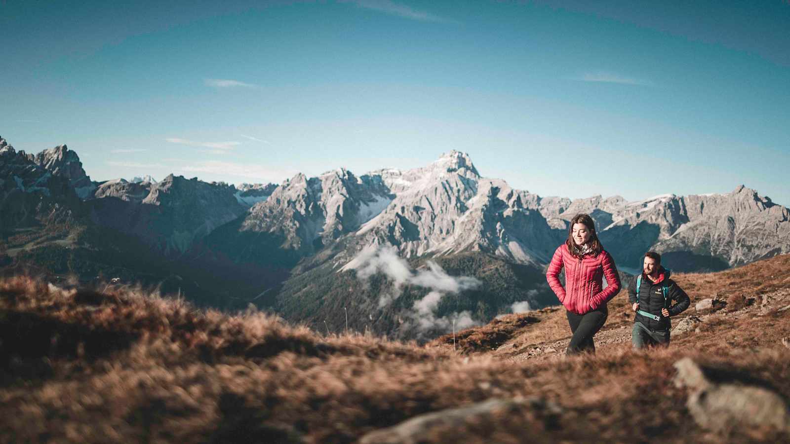 Der Herbst ist eine der schönsten Wanderzeiten in den Dolomiten.