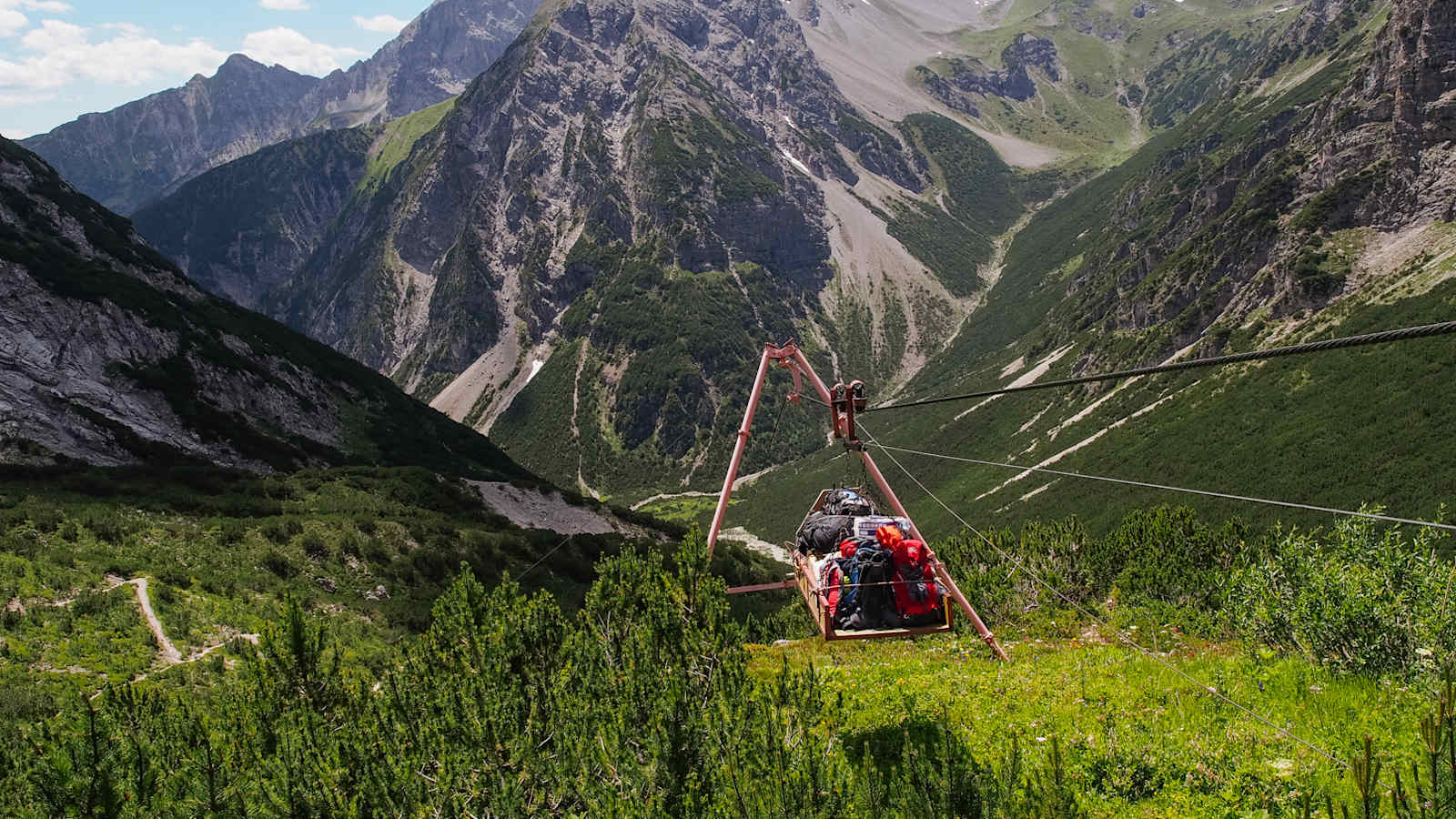 Die Materialseilbahn der Steinseehütte