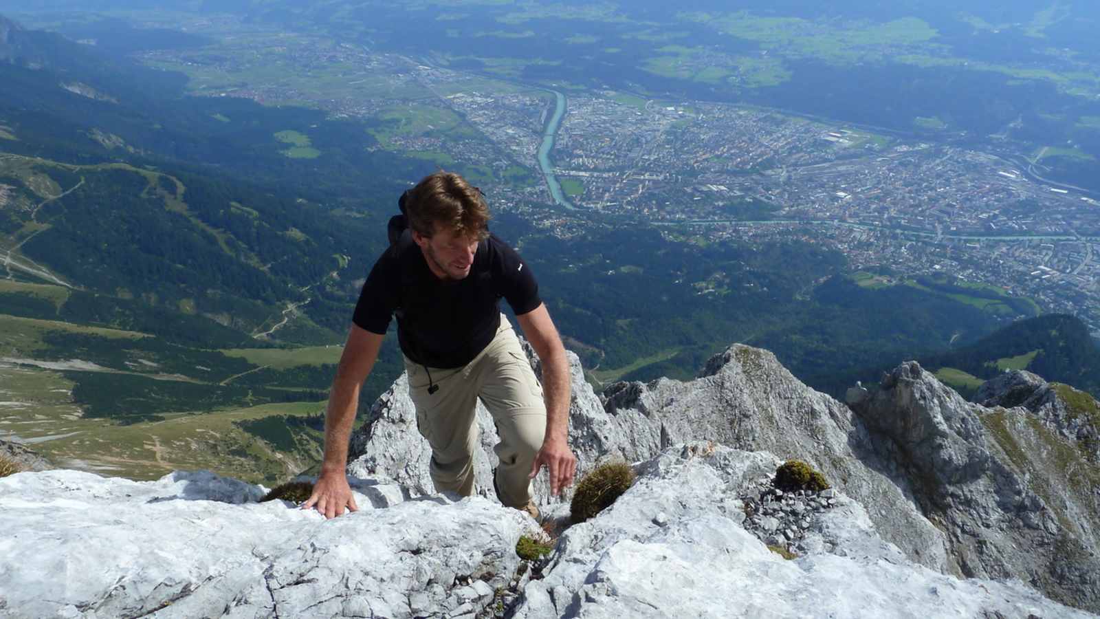 Alpine Routen werden weder markiert noch beschildert. Hier braucht es ein gutes Orientierungsvermögen und man muss alpine Gefahren selbstständig einschätzen können.