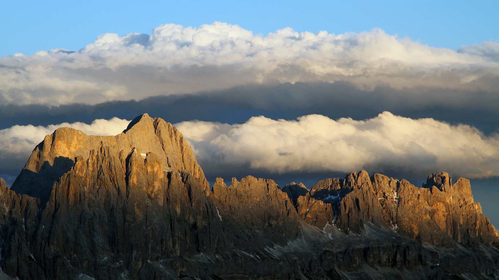 Rosengarten-Gruppe in den Dolomiten, vom Schlernhaus fotografiert