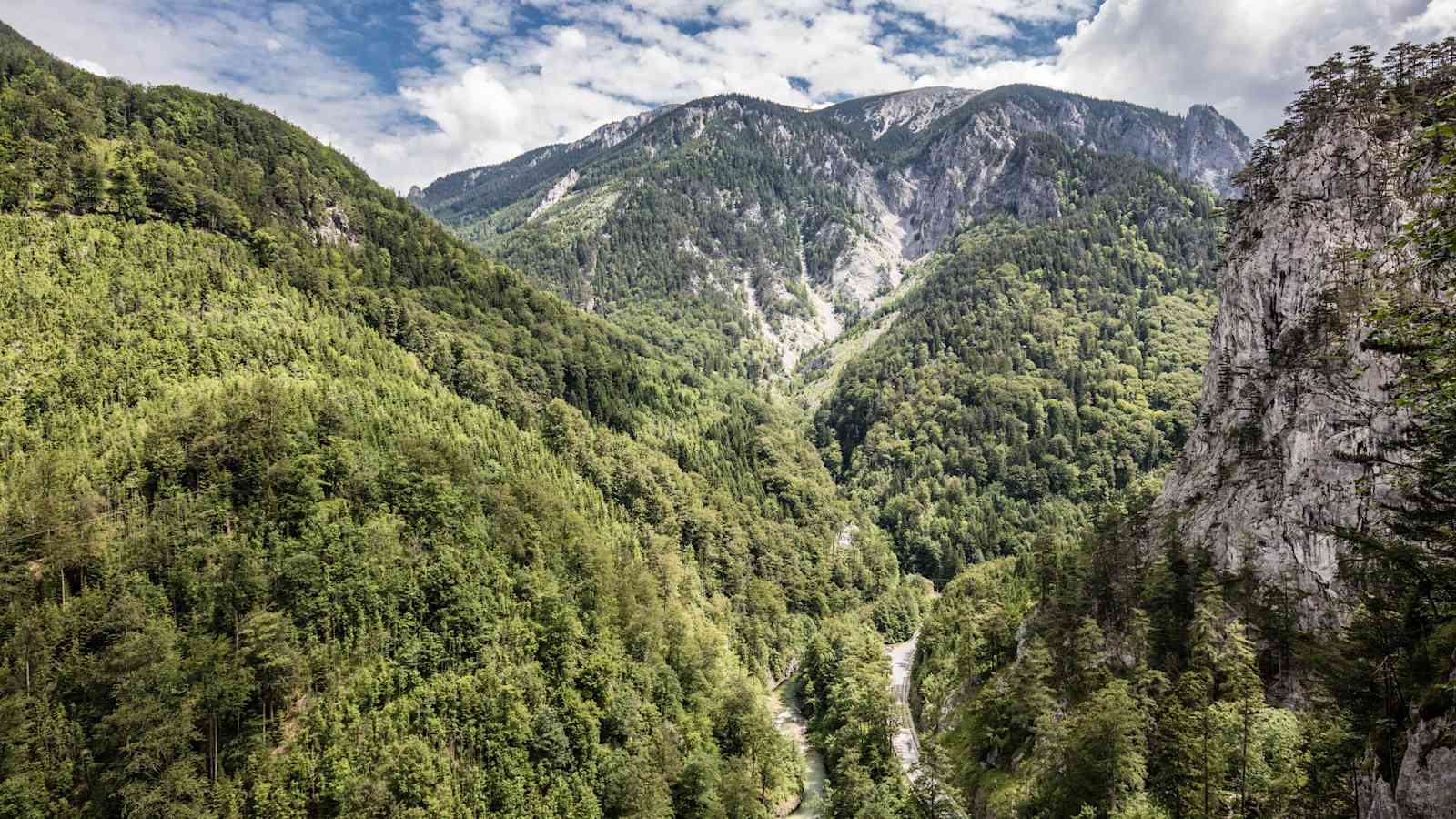 Blick ins Höllental: Hier kann man nahe der österreichischen Bundeshauptstadt klettern
