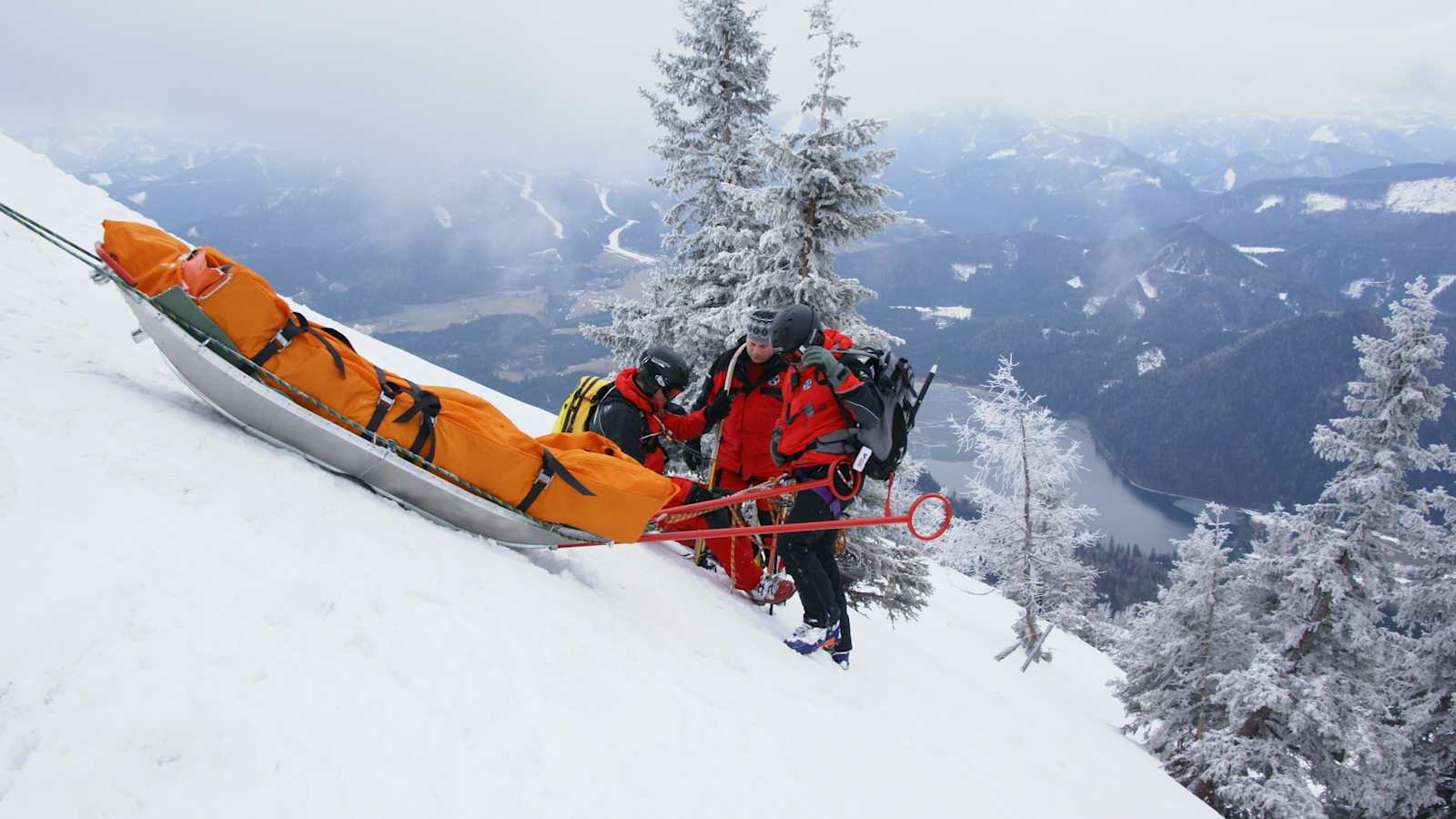 Eine Winter-Bergung der Österreichischen Bergrettung