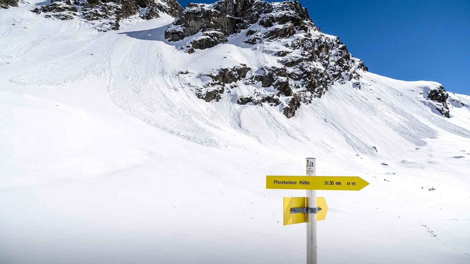 Schneeschuhtour Pforzheimer Hütte, Stubaier Alpen, Tirol