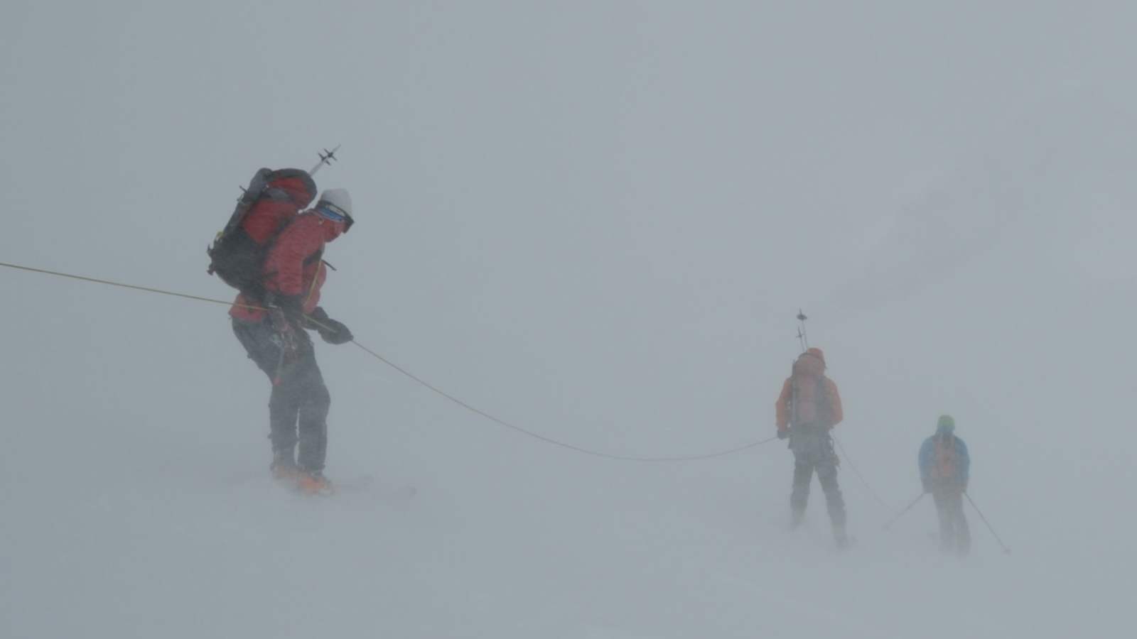 Skihochtour am Gletscher: Angeseilte Abfahrt