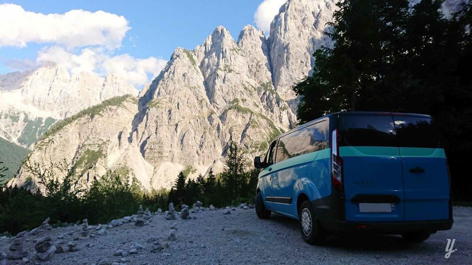 In die Dolomiten oder ans Meer – flexible Urlaubsplanung gehört zu den Vorteilen des Camperlebens.