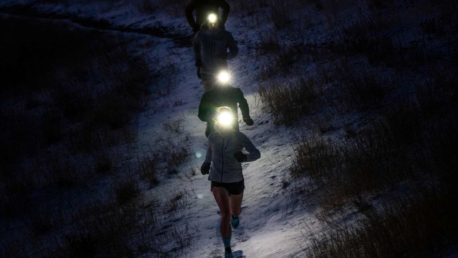 Beim Trailrunning ist eine größere Leuchtweite notwendig.