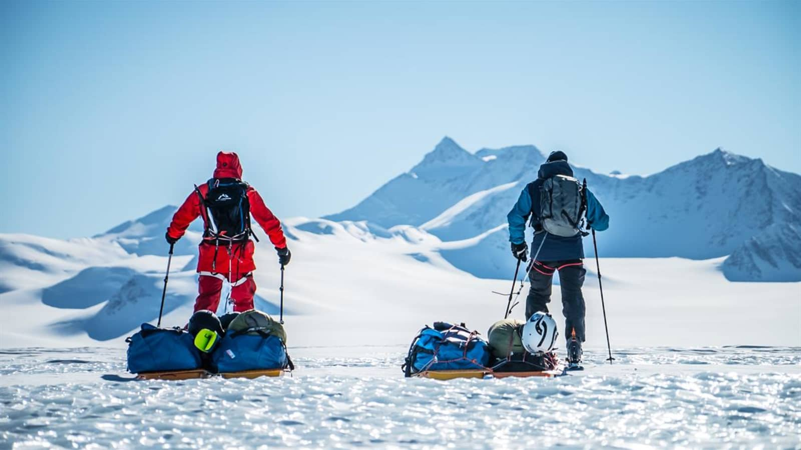 Auf Skiern durchs ewige Eis