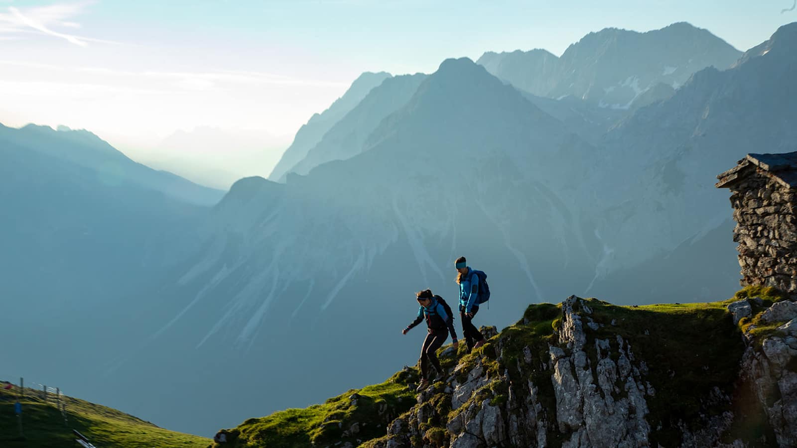 Sicheres Klettersteiggehen mit der richtigen Ausrüstung.