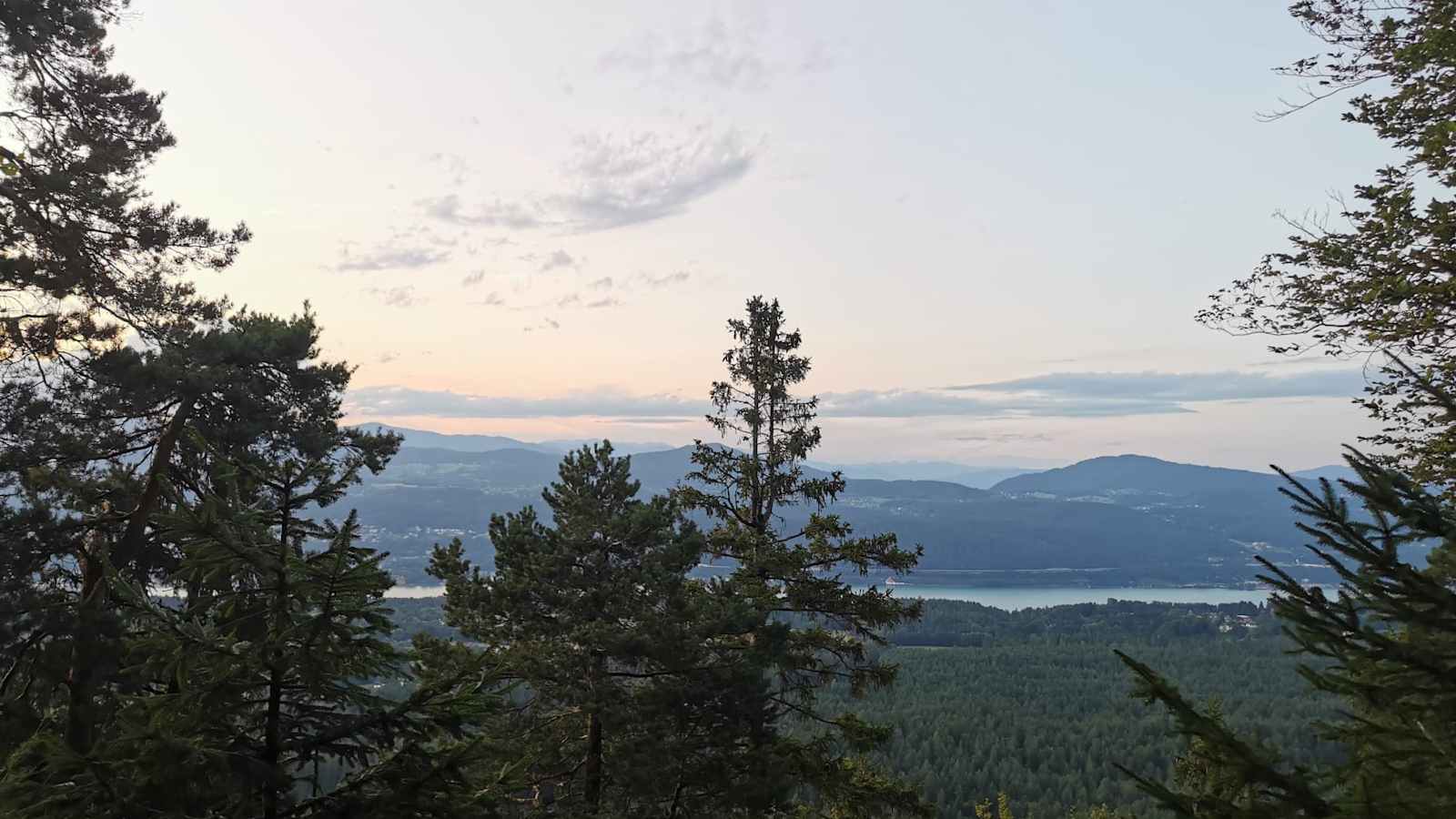 Ausblick vom Kathreinkogel auf den Wörthersee