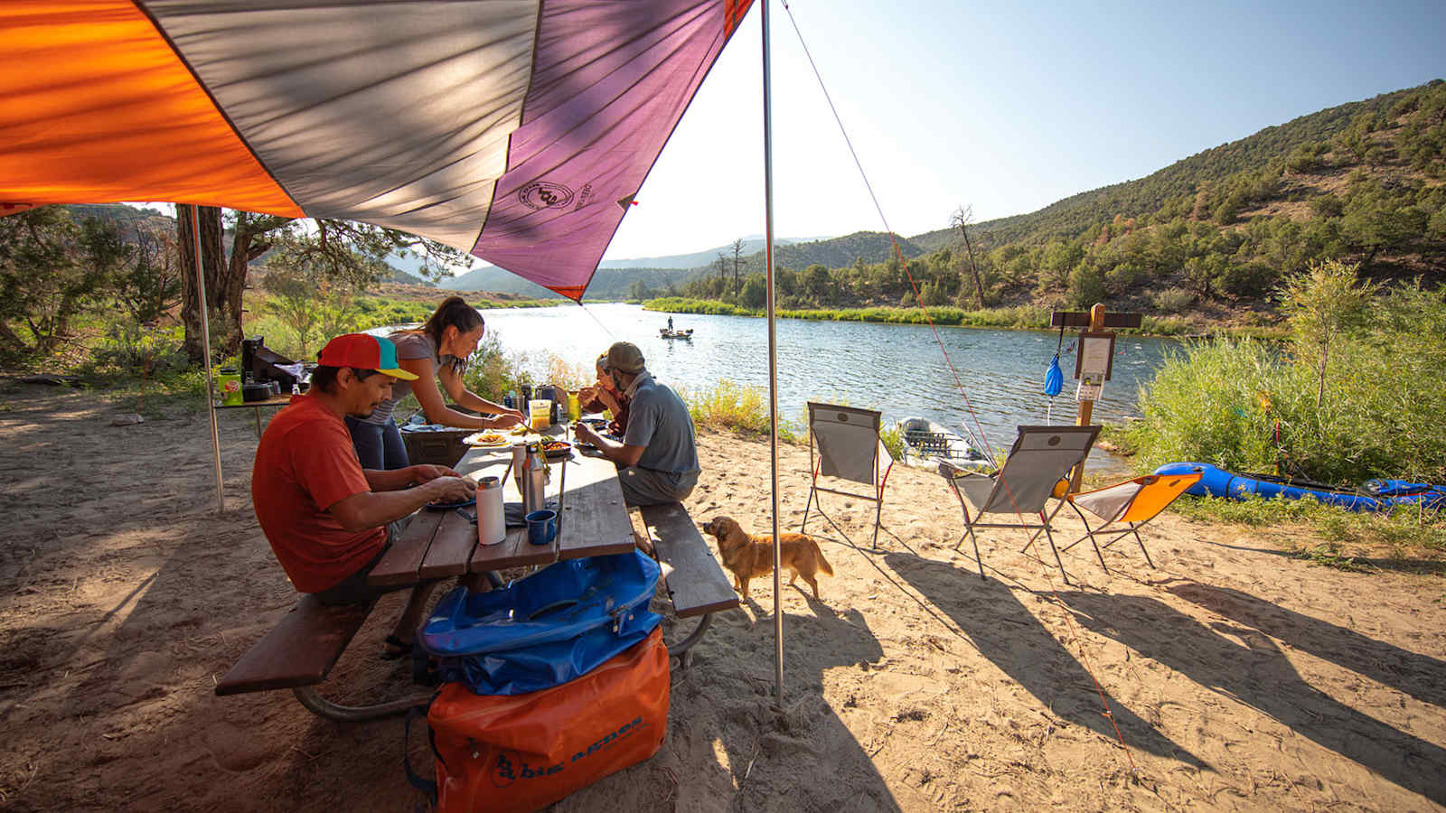 Das 70-köpfige Team von Big Agnes verbringt seine Arbeitszeit nämlich nicht nur am Schreibtisch, sondern zu fast gleichen Teilen auch draußen.