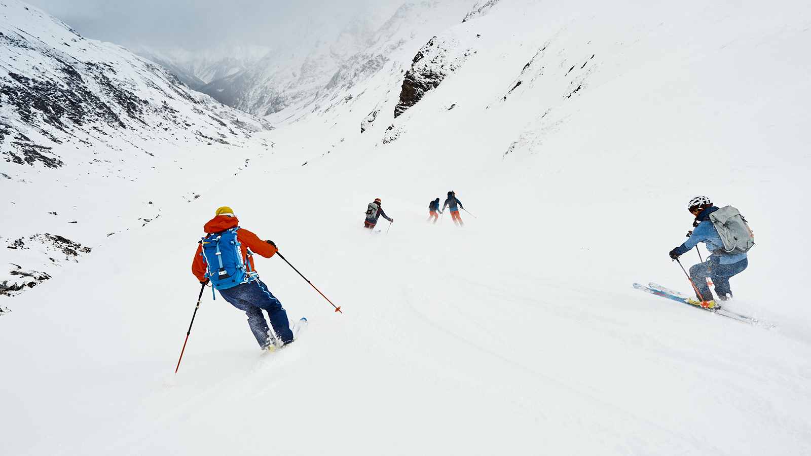 Der frische Pulverschnee macht die Abfahrt in Malfontal zum krönenden Abschluss einer genialen Skitourenwoche.