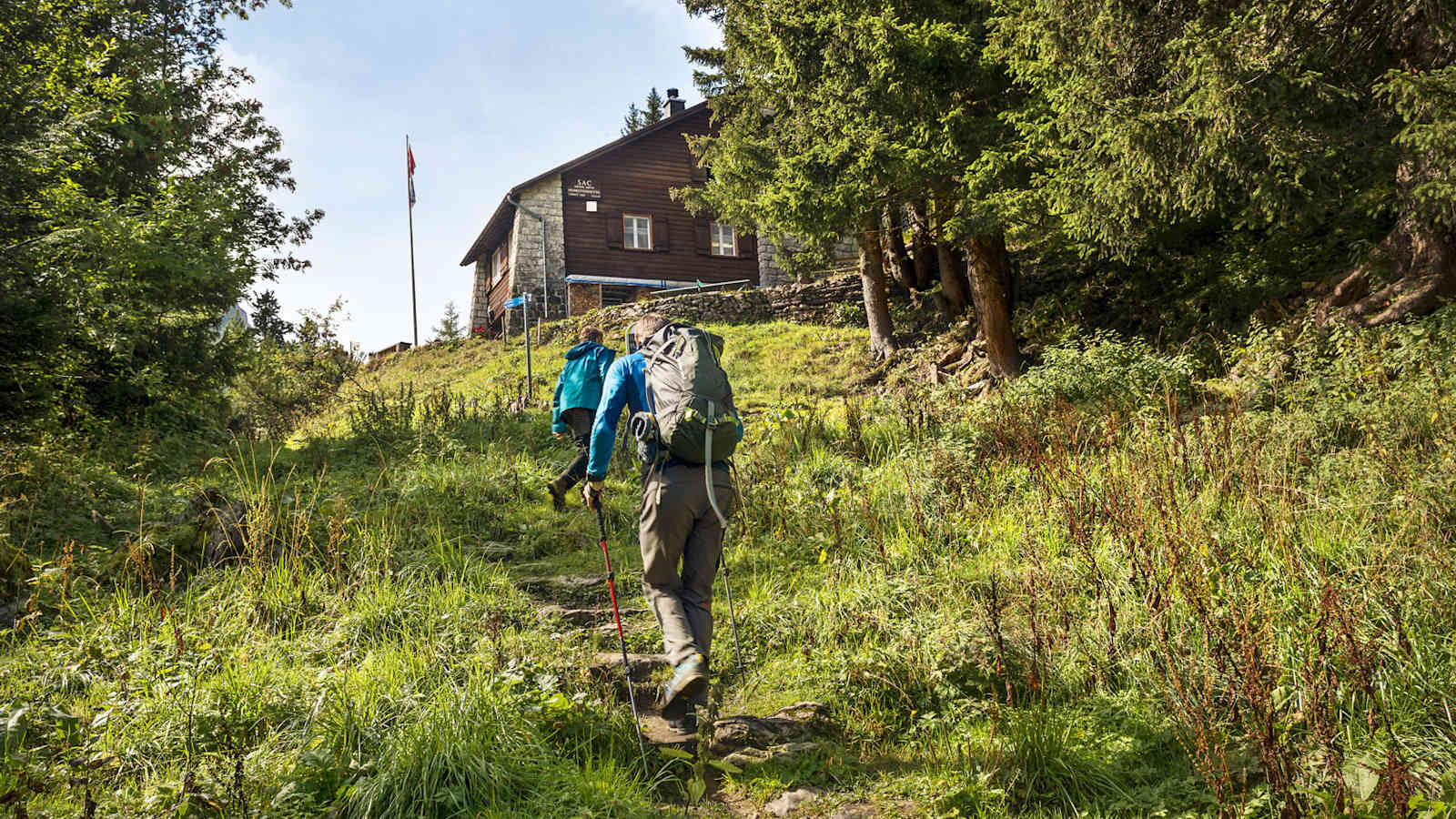 Nach ein paar Minuten Aufstieg vom Fälensee ist die Hundsteinhütte erreicht