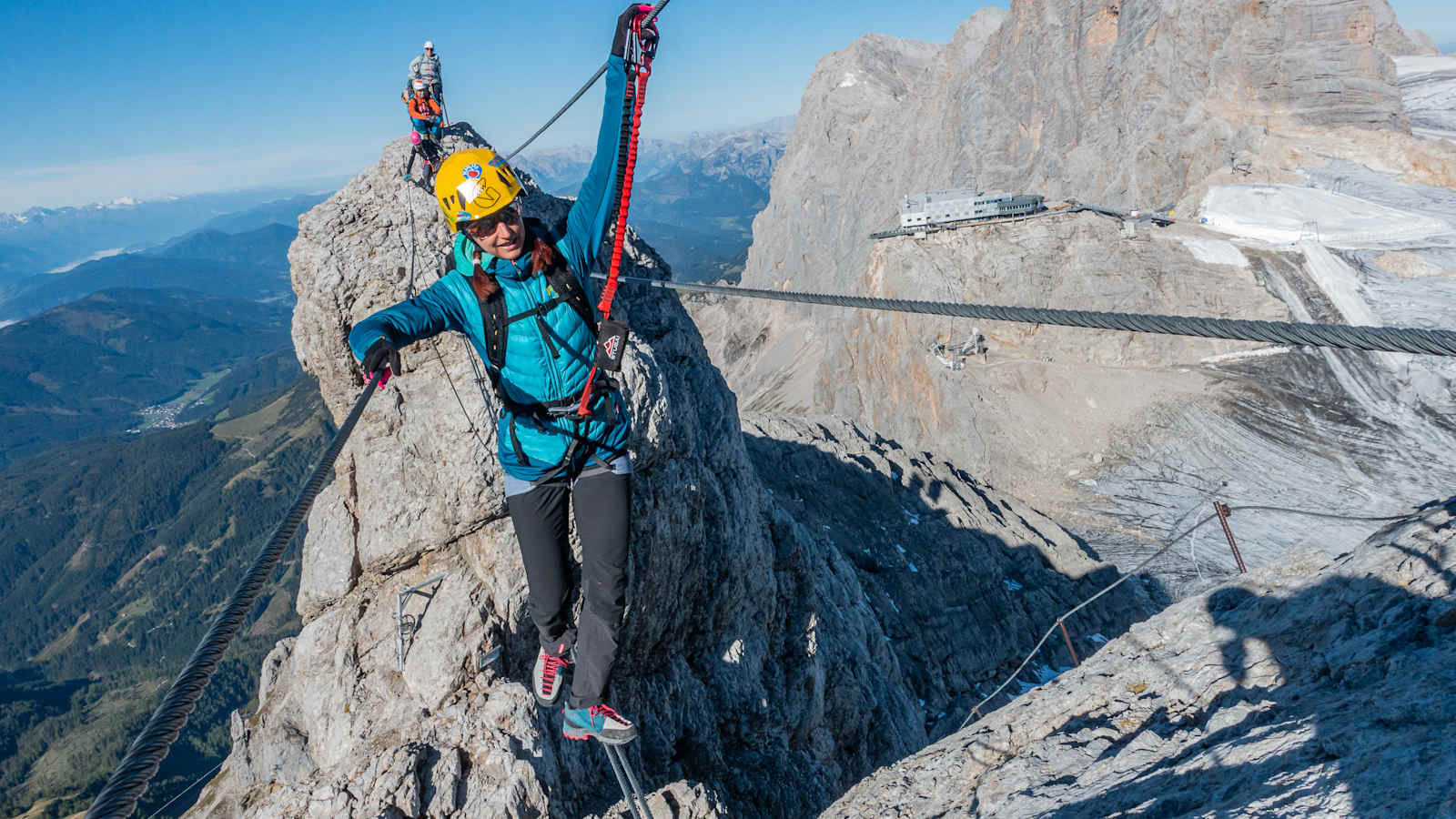 Profi-Kletterin Angelika Rainer am Gjaidstein-Klettersteig am Dachstein